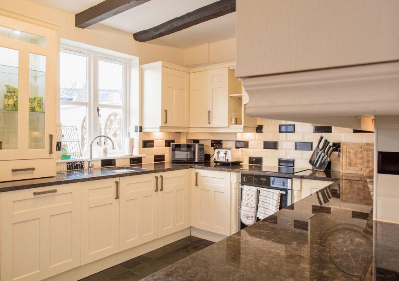 Charming 2 Bed House In Tewkesbury Centre Vila Exterior foto